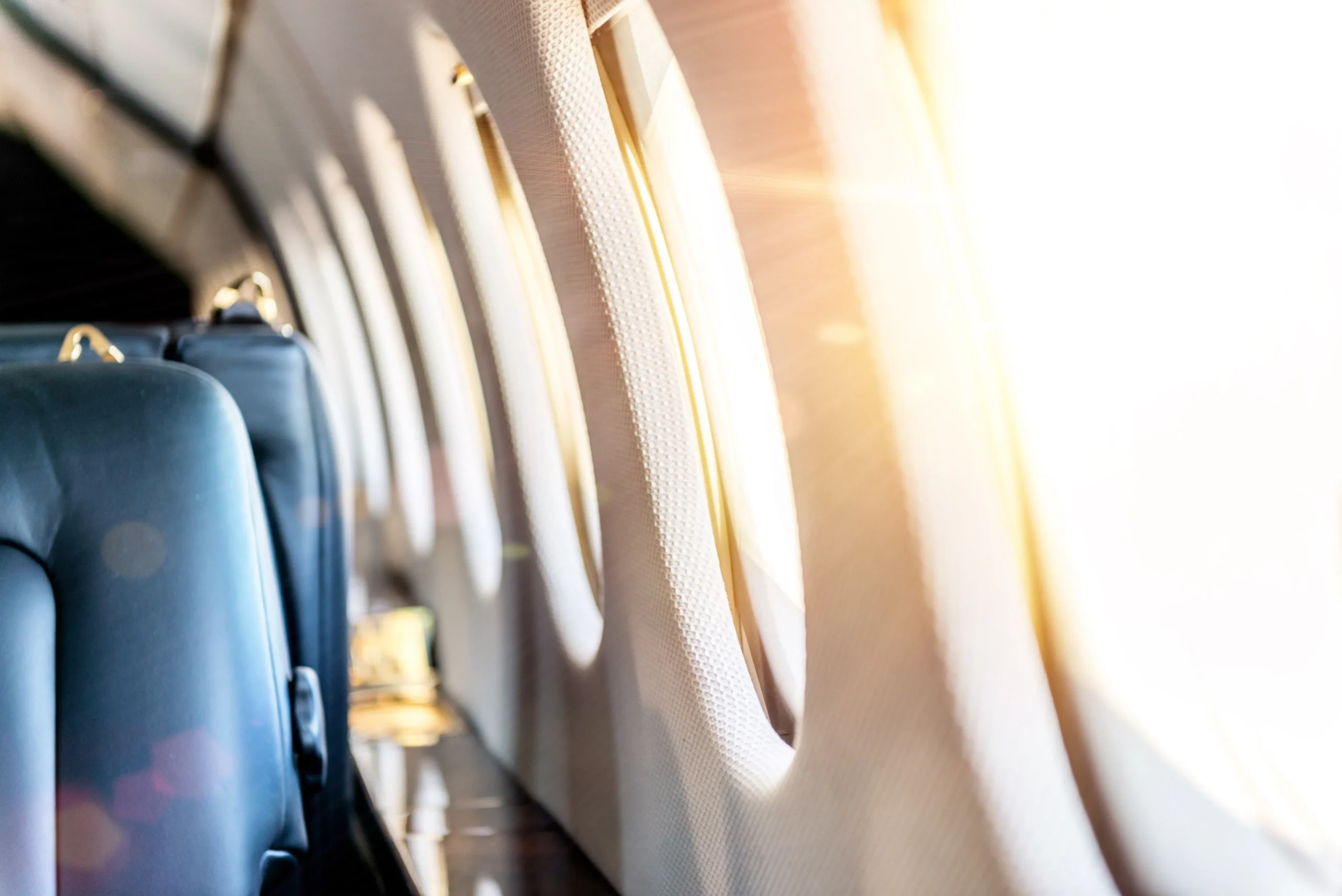 CleaningAirlines-2020-GettyImages-661592242.jpg